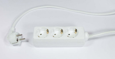 Elosztósor, 3 csatlakozóaljzat, 3 m kábelhosszúság 1 .