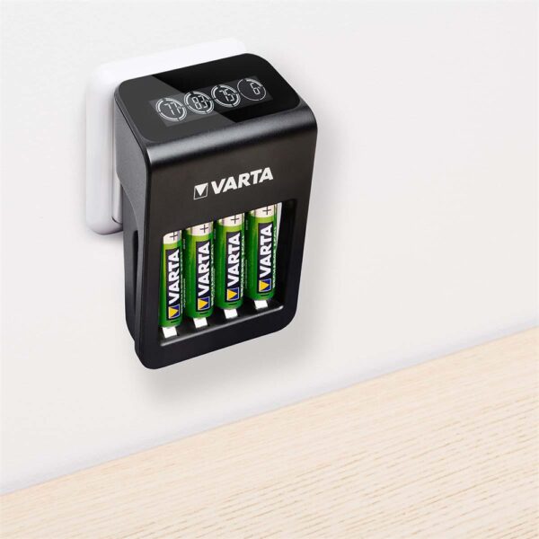 Elemtolto akku LCD Plug tolto 4 db AA 2100 mAH VARTA i114044