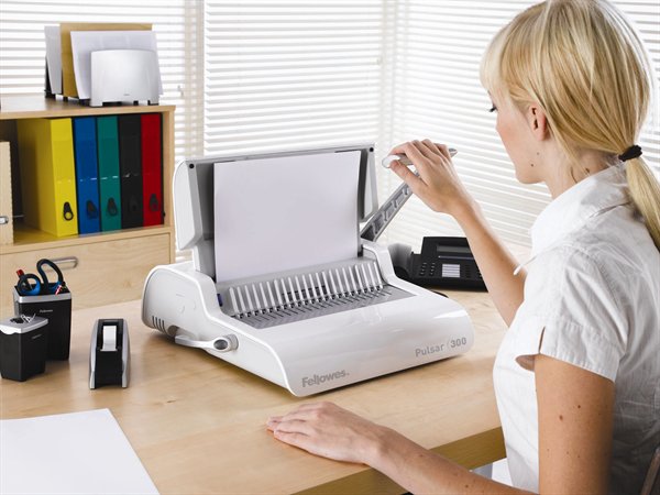 Spirálozógép, műanyag spirálkötéshez, manuális, 300 lap, FELLOWES "Pulsar+" 2 Spirálozógép, műanyag spirálkötéshez, manuális, 300 lap, FELLOWES "Pulsar+"