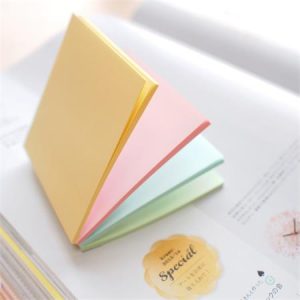 Közepes méretű öntapadó jegyzettömbök