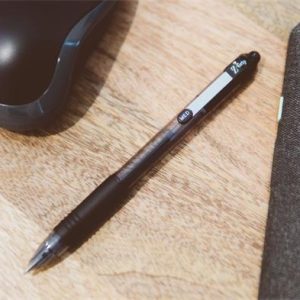 Eldobható golyóstollak