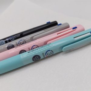 Műanyag testű cserélhető betétes golyóstollak