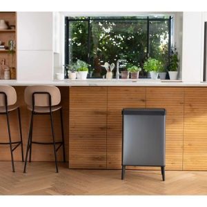 Fedeles szemetes, nyomógombos, 54 liter, CURVER "Verto High", szürke/fekete