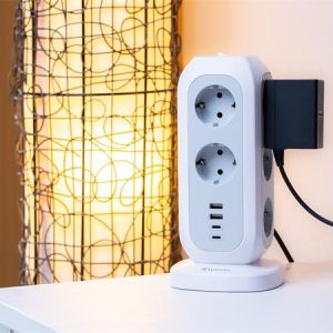 Hálózati  kábelek és kapcsolók