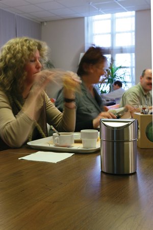 Billenős szemetes, 1,5 l, rozsdamentes acél, asztali, VEPA BINS, ezüst 2 Billenős szemetes, 1,5 l, rozsdamentes acél, asztali, VEPA BINS, ezüst